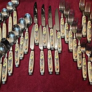 Vintage Avon Sweet Country Harvest Flatware Set